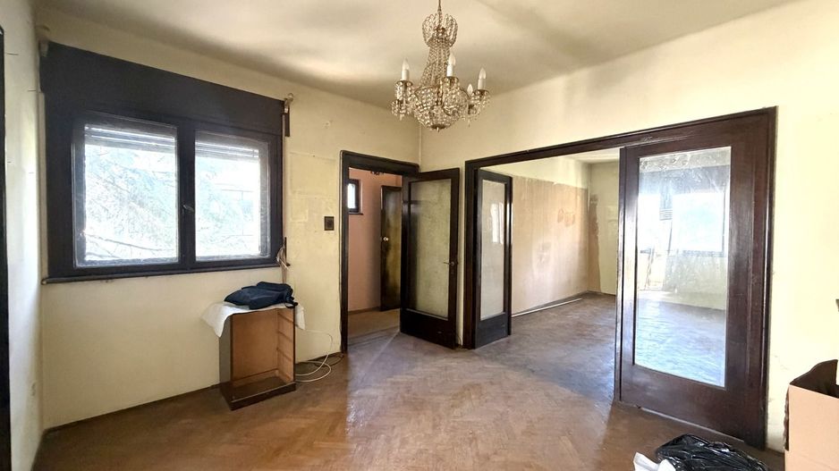 Apartament rar in vilă interbelică | pivniță și mansardă | acces separat - Poză 1