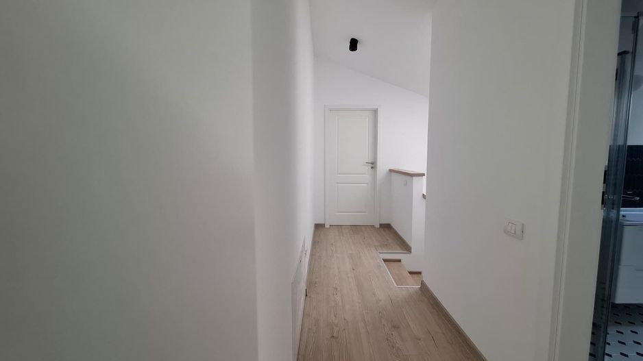 Apartament 4 Camere  in Vila , Centrala , Parcare , Totul Nou L352 - Poză 7