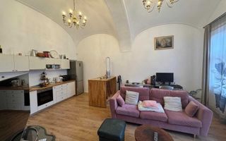 Apartament tip casă, 51 mp utili, 2 parcări incluse – zonă Centrală - Poză 1