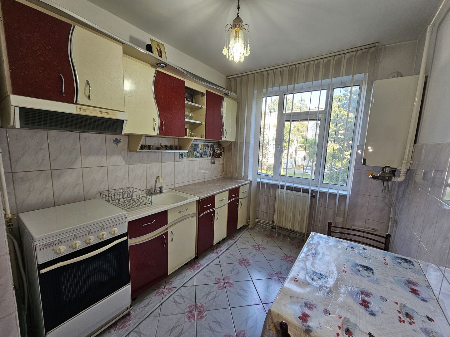 Inchiriez apartament cu 2 camere - Poză 1