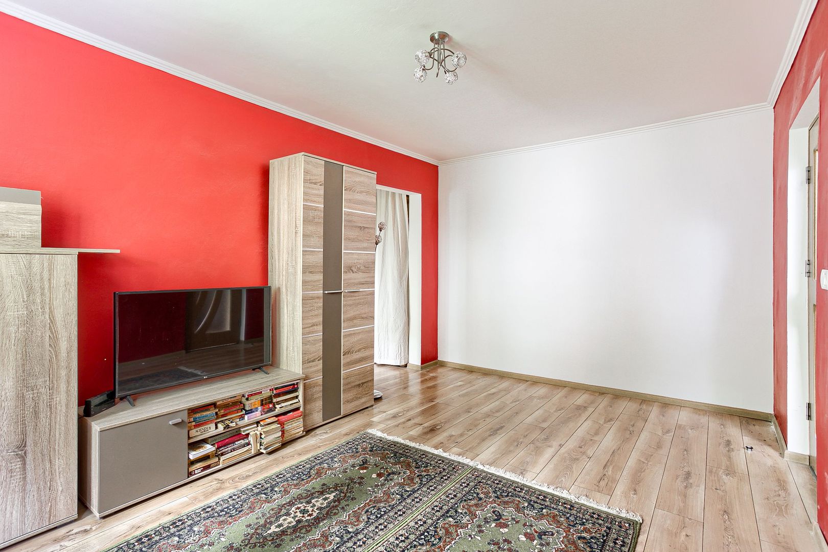 VÂNDUT! Apartament 3 camere Zona Romanilor - Poză 3