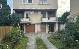 Casa de vanzare pe strada Paris - Poză 1