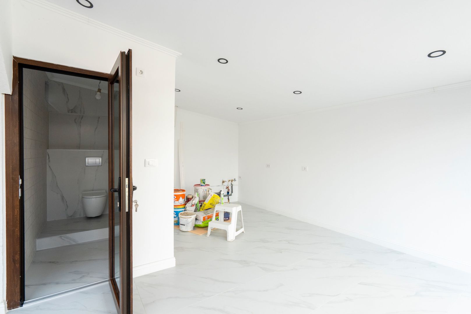 Casa lux Santandrei 3 dormitoare 2 bai 2 terase 2 bucatarii - Poză 16