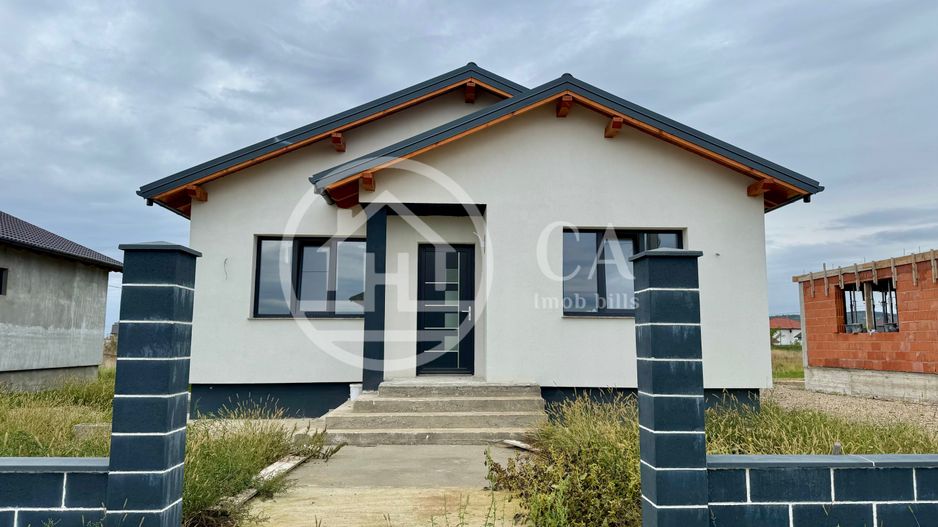 Casă cu 4 camere de vânzare in localitatea Oșorhei, Bihor - Poză 1