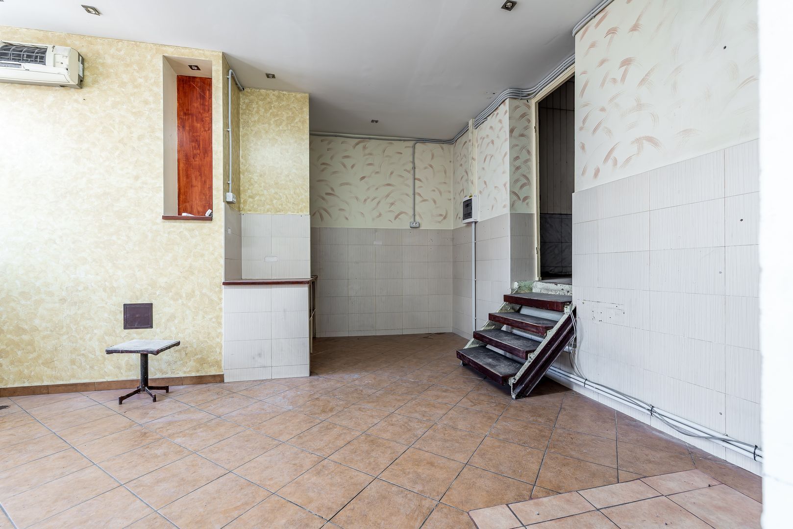 Spațiu comercial spre închiriere | Zona Boul Roșu – Palatul Steiner - Poză 9