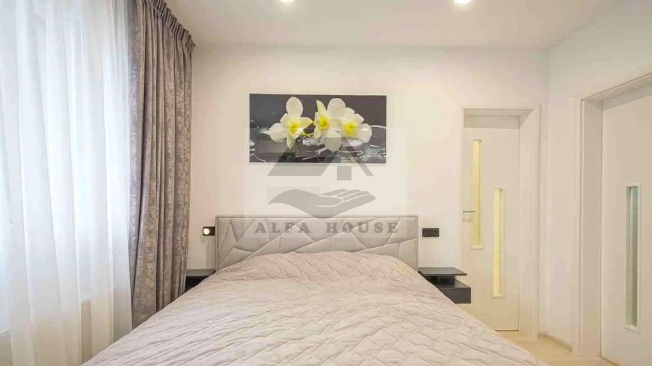 Apartament cu patru camere, Tractorul-Coresi , 116 mp+3 parcari - Poză 9