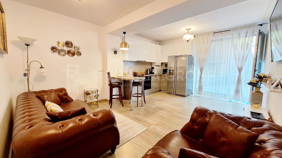 Apartament in centru langa Universitate, cu parcare subterana - Poză 2
