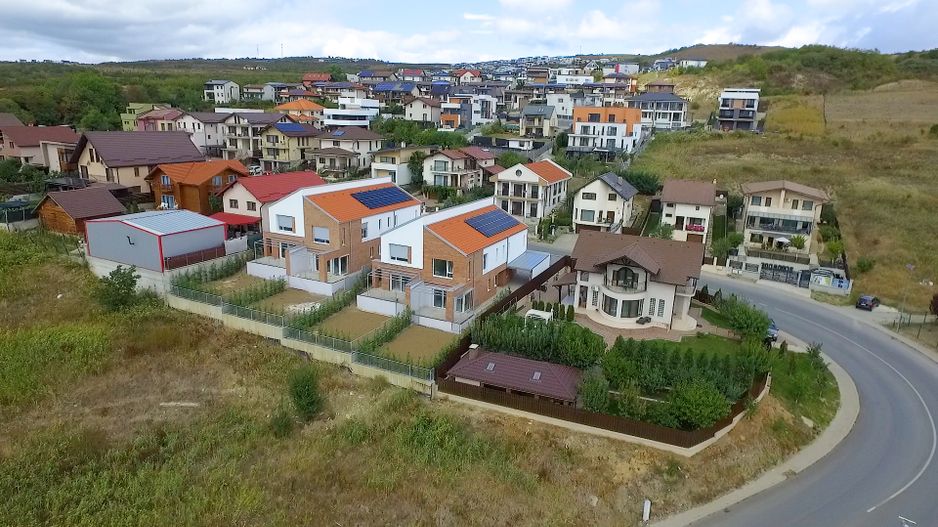 Duplex modern in Voronet, 136 mp utili, garaj si teren 325 mp - Poză 2