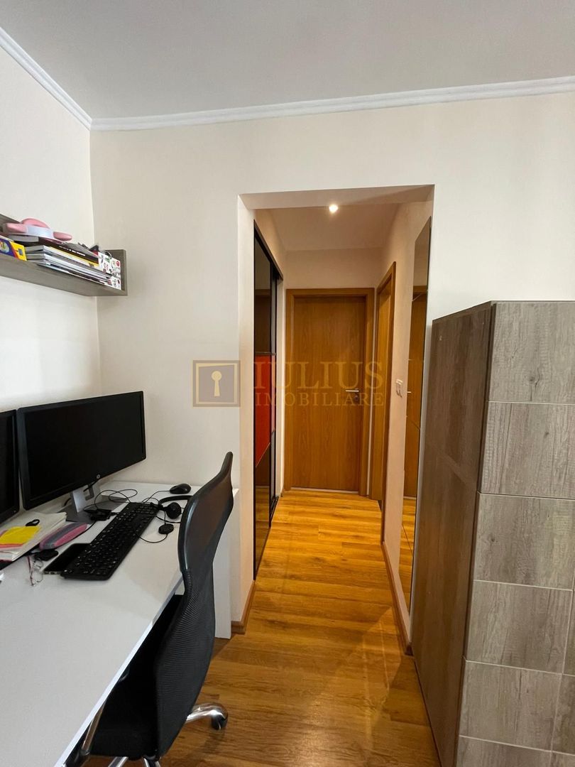 3 camere + boxa depozitare in zona Complex Studentesc, Sala Olimpia - Poză 5