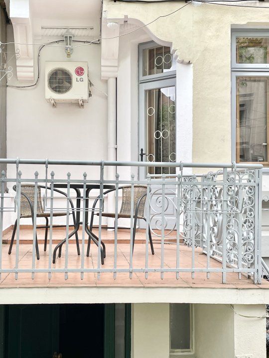 Apartament in vila / 4 camere decomandat / Gradina Icoanei / Dacia - Poză 4