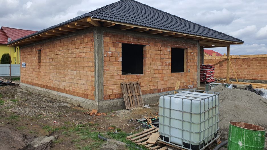 Casă la cheie pe 1 nivel 4 camere 2 băi,145 mp,500 mp teren - Poză 17