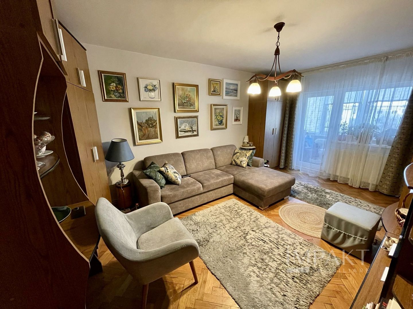 Apartament cu 3 camere si loc de parcare in Manastur - Poză 1