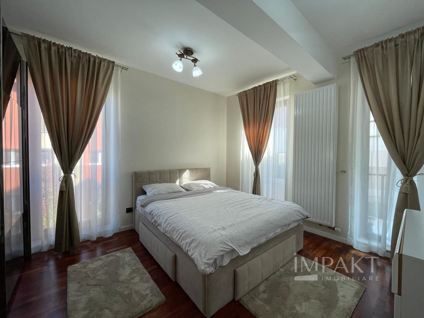 Apartament lux,  prima inchiriere-  4 camere + 2 locuri parcare - Poză 9