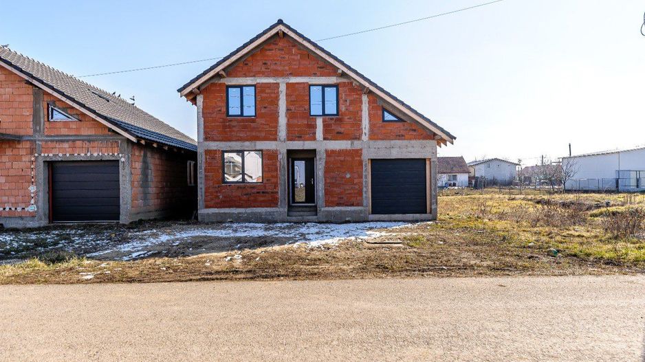 Casa moderna cu garaj in cartier nou - Tisa Noua Arad - Poză 1