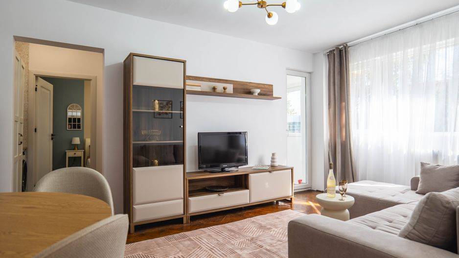 Vanzare apartament 2 camere, complet renovat, Metrou si Parc Bazilescu - Poză 2