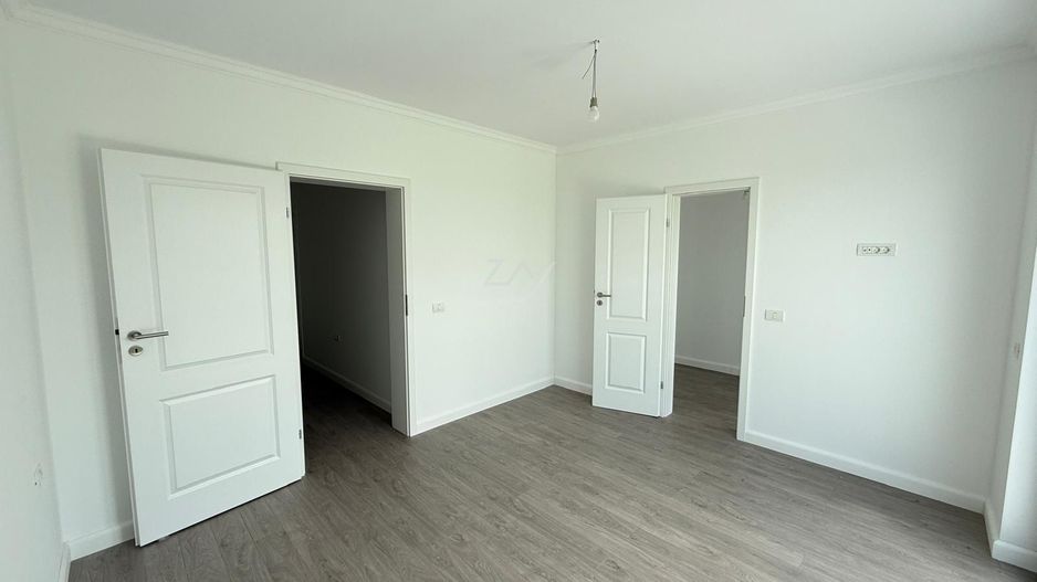 Duplex finalizat despartit prin camera tehnica. 3 dormitoare. 2 balcoane. - Poză 12