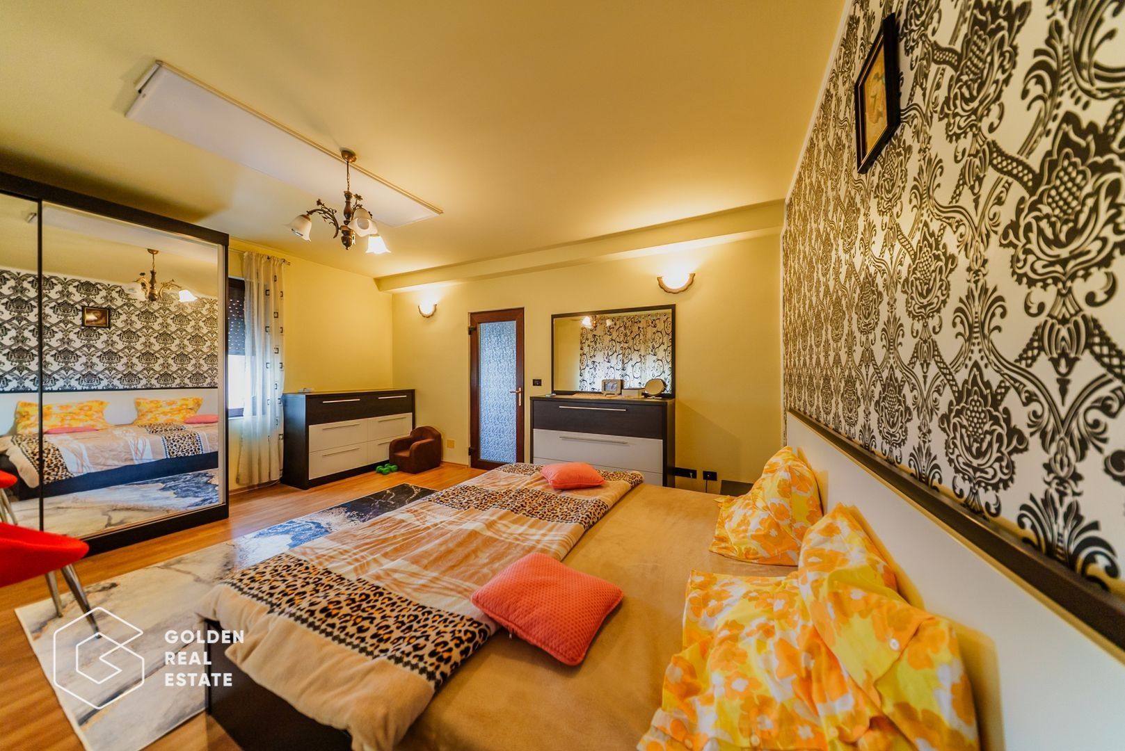 Vila de lux, D+P+E+M, Gradiste, la cheie, 300mp, 6 camere, teren 580mp - Poză 12