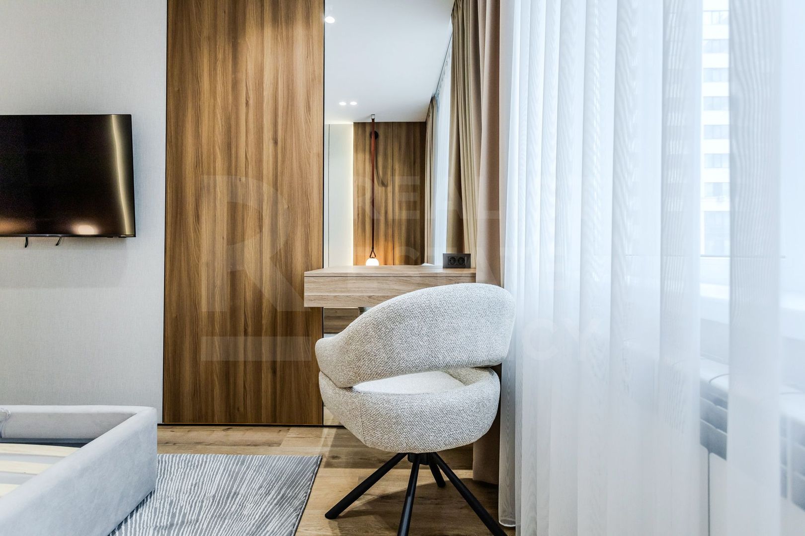 Apartament mobilat de 90 mp cu 3 dormitoare în Buiucani - Poză 11