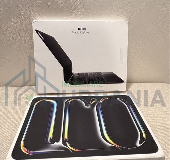 iPad Pro 11 inch M5 512GB Wi-Fi + Cellular cu Magic Keyboard compatibil - Poză 1