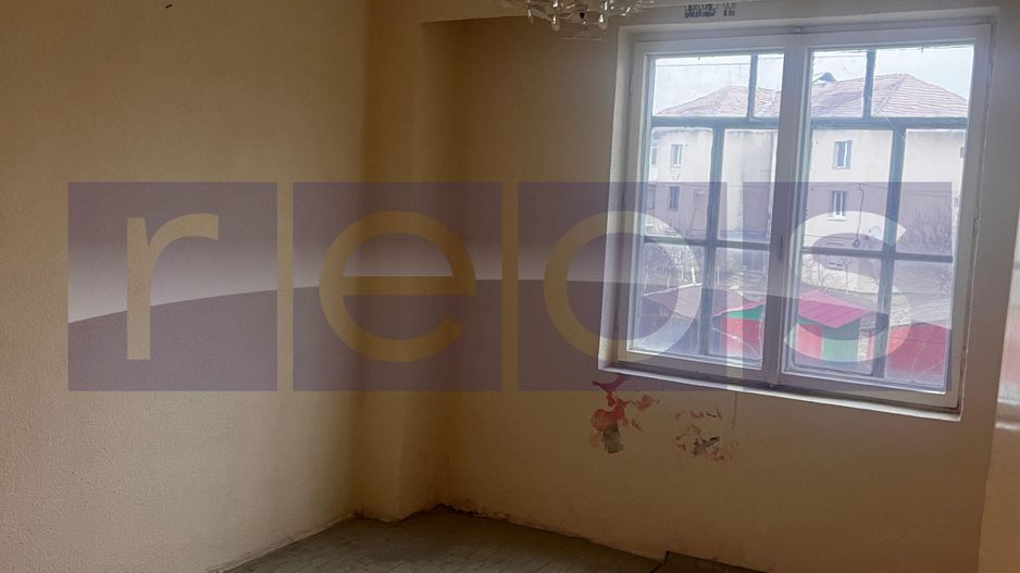 De vânzare apartament 3 camere – Decomandat - Aleea Suica - Poză 3