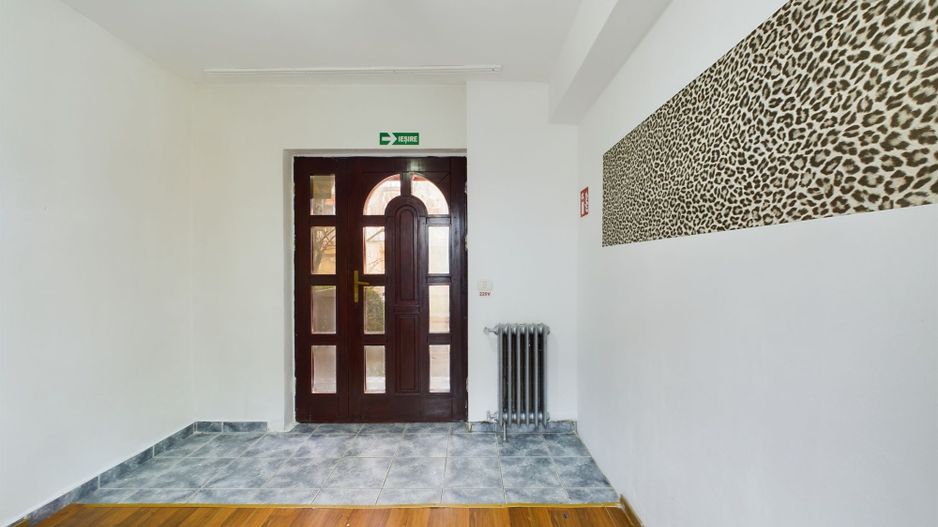 Spaţiu comericial sau locuinţă în zona Soarelui - Poză 1