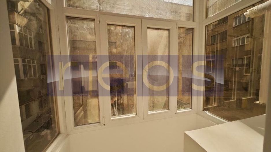 VANZARE APARTAMENT 3 CAMERE RENOVAT DECOMANDAT CENTRALA PROPRIE PIATA ROMANA - Poză 1