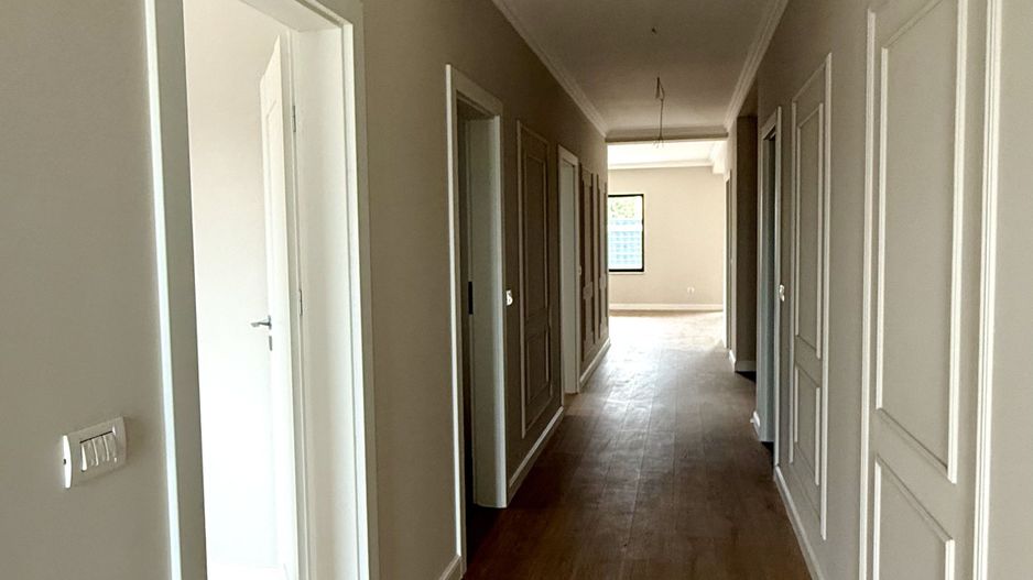 CASA TIP DUPLEX DESPARTIT PRIN GARAJ - Poză 8