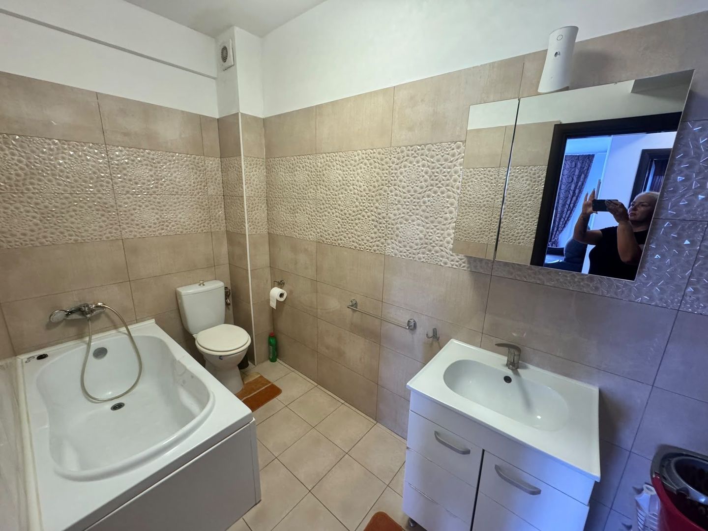 AP. 2 CAMERE - PARCARE INCLUSA, CENTRALA PROPRIE, MUTARE IMEDIATA - Poză 5