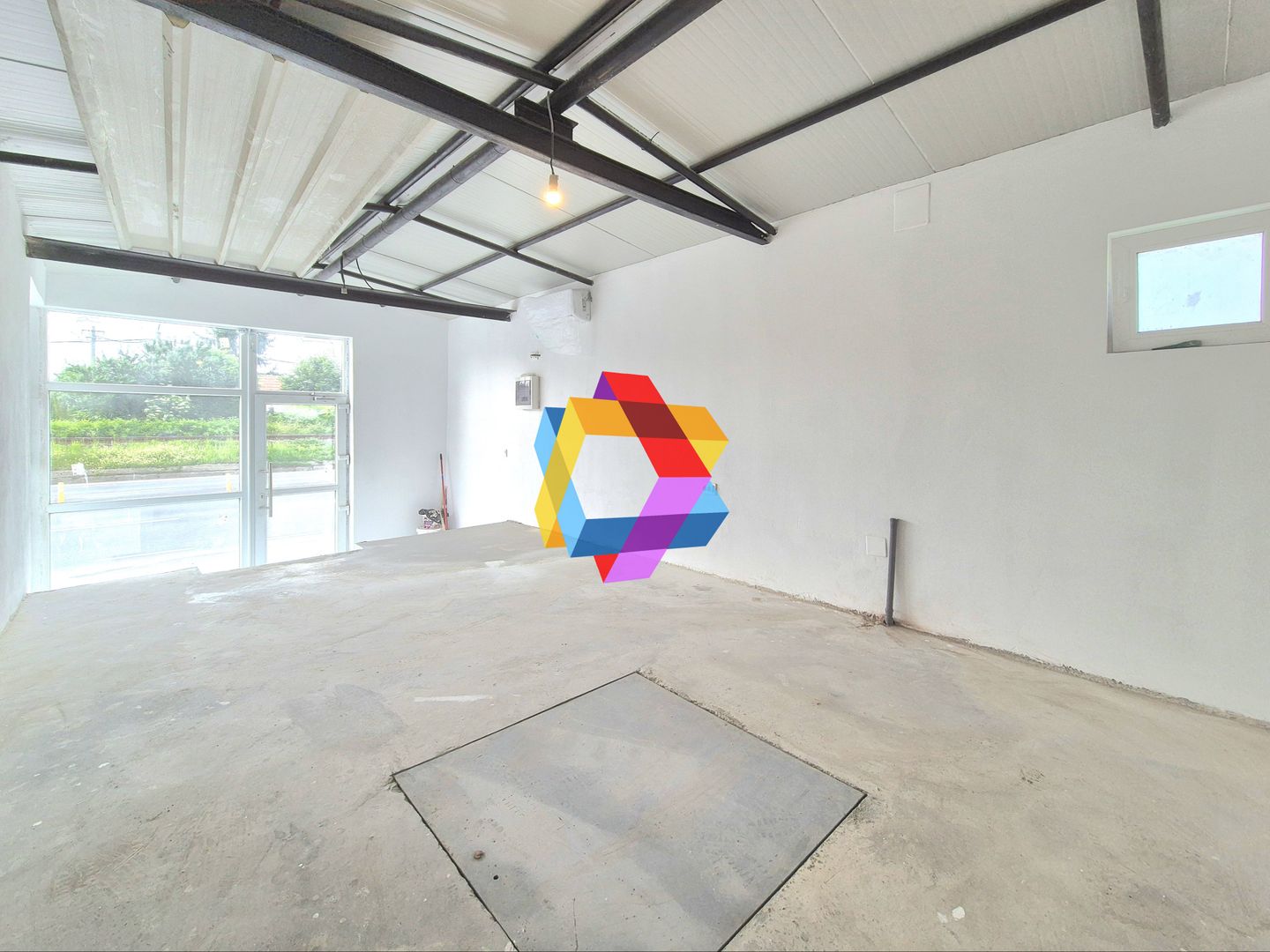 Spațiu de vânzare Brașov - 28 mp cu trafic auto intens - Poză 1