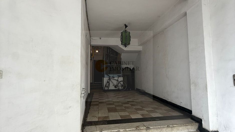 Garsoniera  | Vedere catre bulevard  |  Kogalniceanu - Cismigiu - Poză 8