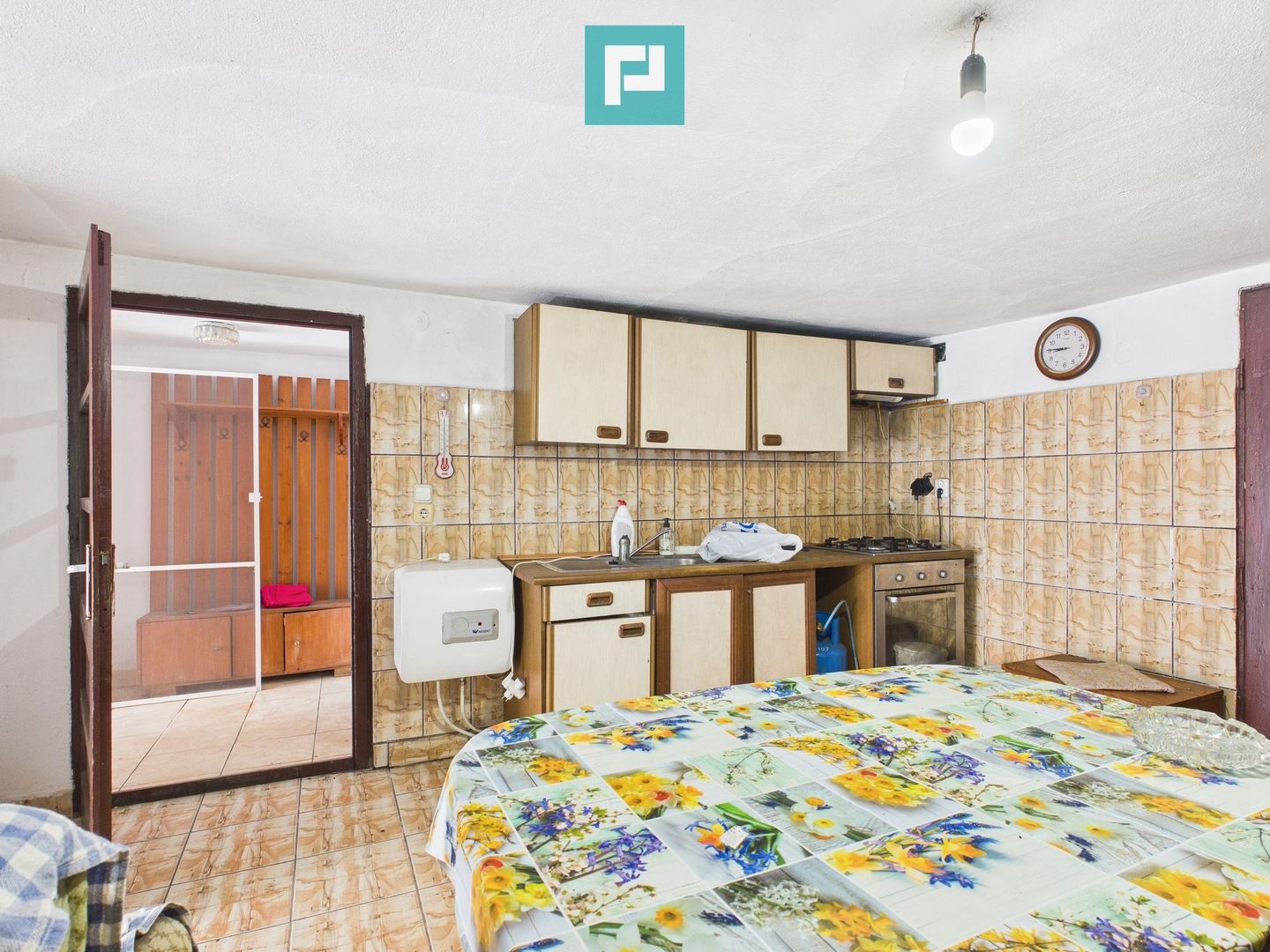 Casă cu etaj Căpâlnaş - Poză 17