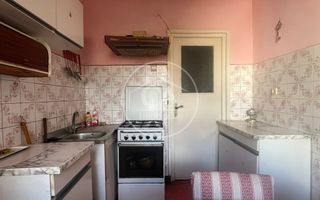 Apartament cu 3 camere de vânzare în zona Rogerius, Oradea - Poză 8