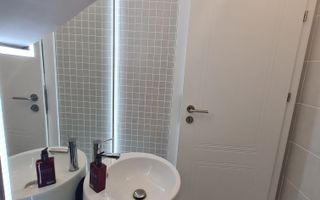 Duplex minimalist cu piscina - Poză 10
