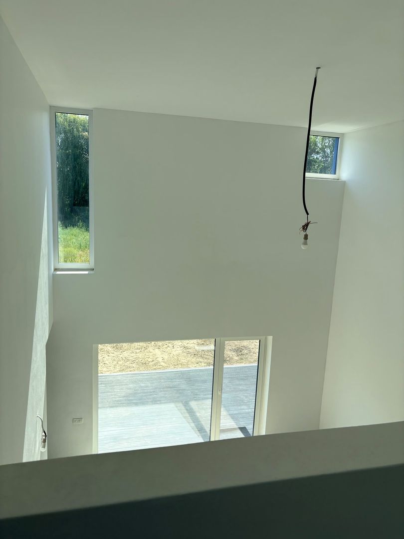 VILĂ CONTEMPORANĂ DE VÂNZARE – 450.000 €     COMISION% - Poză 3