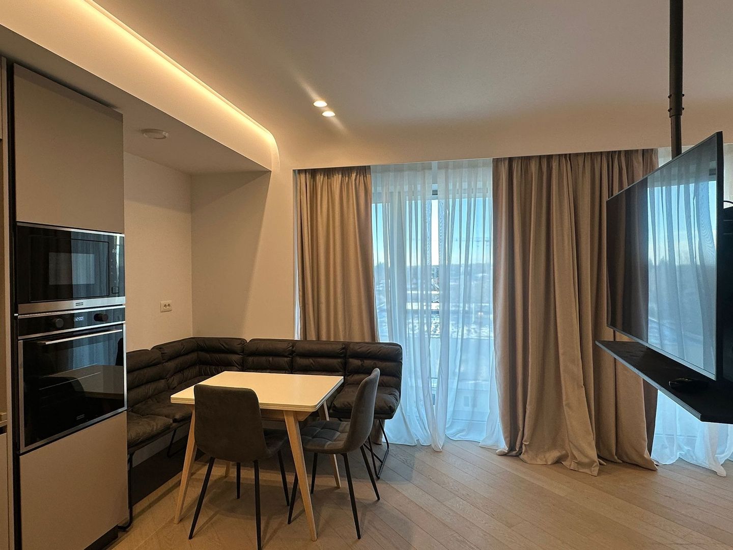 Studio prima inchiriere | Parcare | Cortina 126 - Poză 1