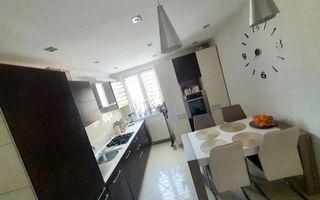 Apartament 3 camere renovat | Str. Libertății | 65 mp | - Poză 3