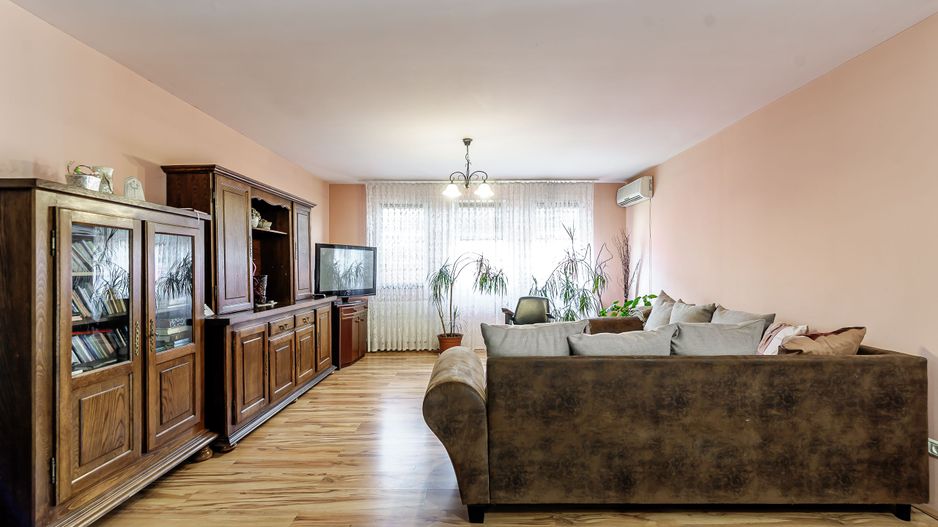 VÂNDUT! Casă 6 camere cu teren generos - Zadareni - Poză 4