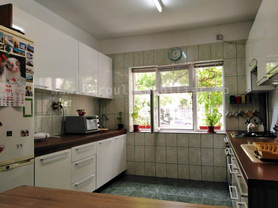 Vânzare Vilă P+1+Pod+Beci – Ideală pentru 2 Familii – Constanța, Km4 - Poză 2