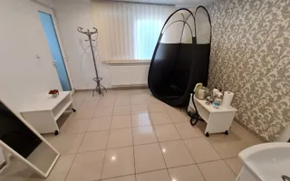 Casă cu teren generos pretabila pentru afacere - Poză 18