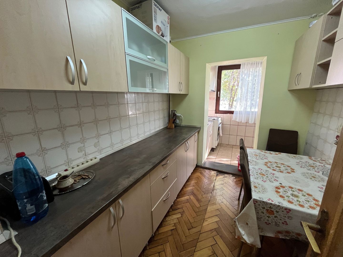 De vanzare - Apartament 3 camere si balcon spatios, decomodat - zona Lipovei - Poză 3