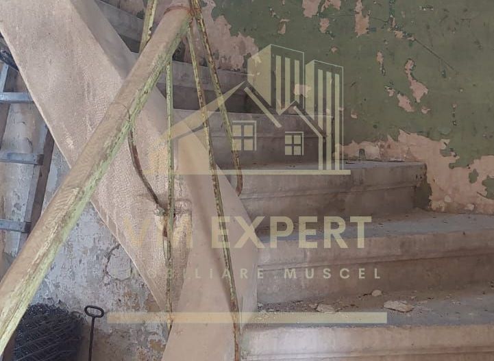 VILA 6 CAMERE, 126 MP, CENTRU CAMPULUNG - Poză 12