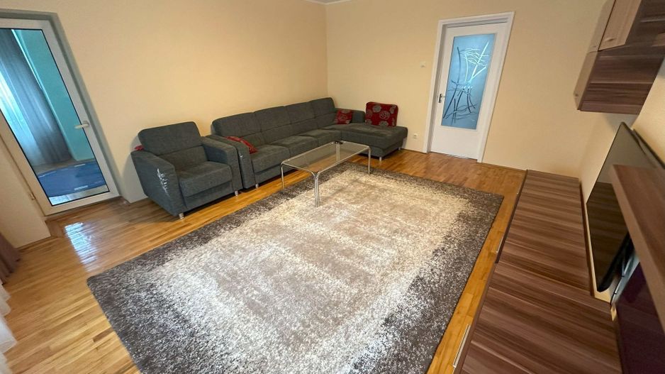 Apartament spatios cu trei camere, Vatra Luminoasa - Poză 1