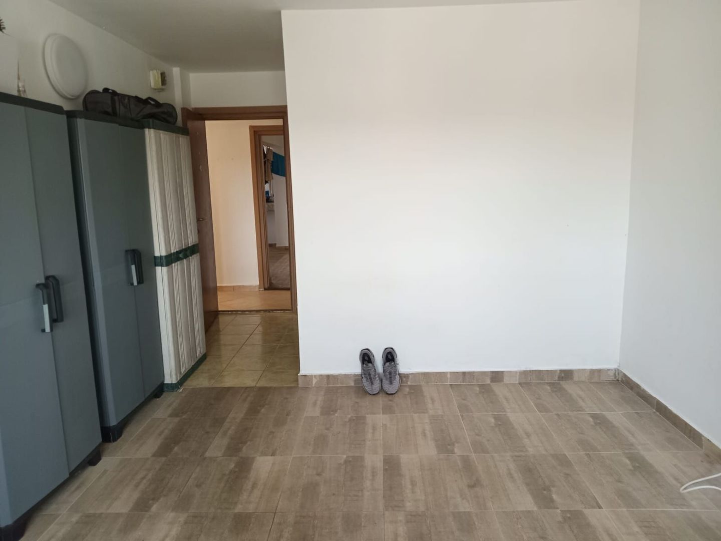 Etaj de inchiriat/ camere+ bai/bucatarie/spalatorie - Poză 26