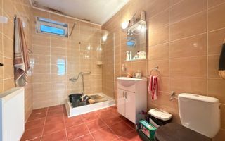 CASA DE VANZARE IN AVRIG – SPATIU GENEROS - Poză 10