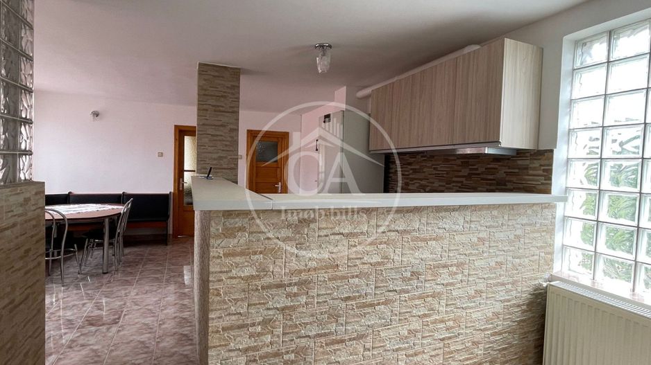 Casa de vânzare cu 8 camere de tip P+E+M in zona Rogerius, Oradea - Poză 11