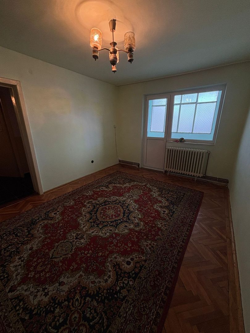 Apartament cu 3 camere de vanzare in Cugir - Poză 1
