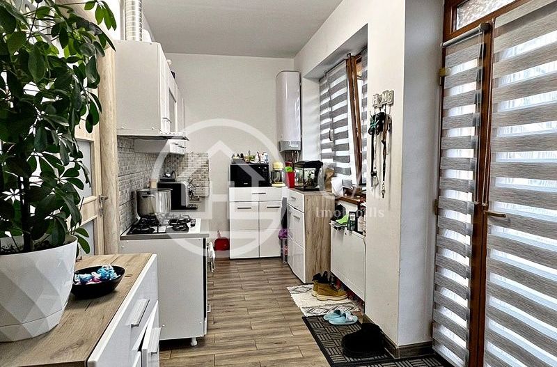 Apartament de vânzare cu 2 camere în zona Ultracentrală, Oradea - Poză 1