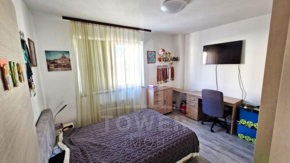 Apartament cu 3 camere - Frunzei - Poză 4