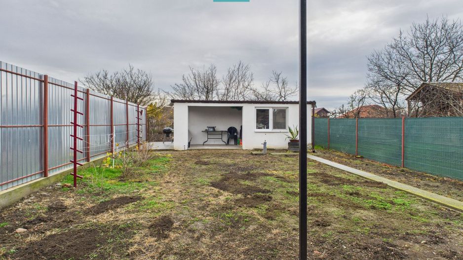 Casă cu 4 camere în Curtici pentru investiții - Poză 15