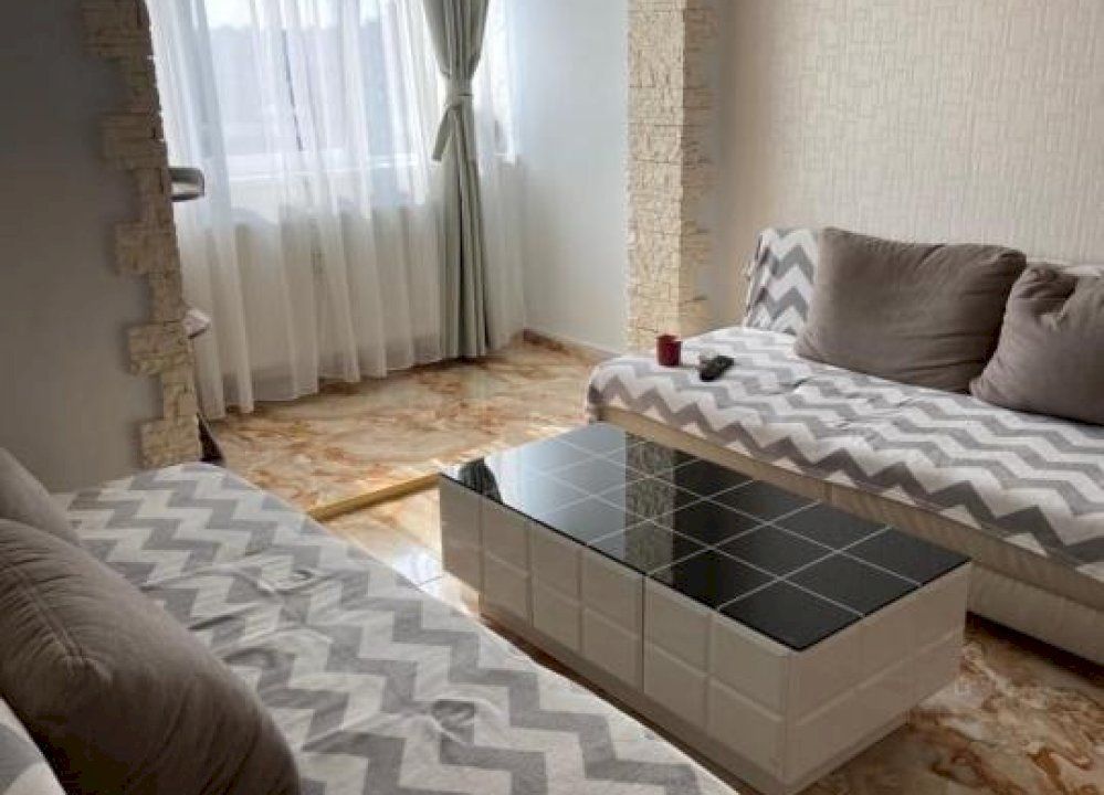 Vanzari Apartament 4 camere de vanzare Veteranilor - Poză 9